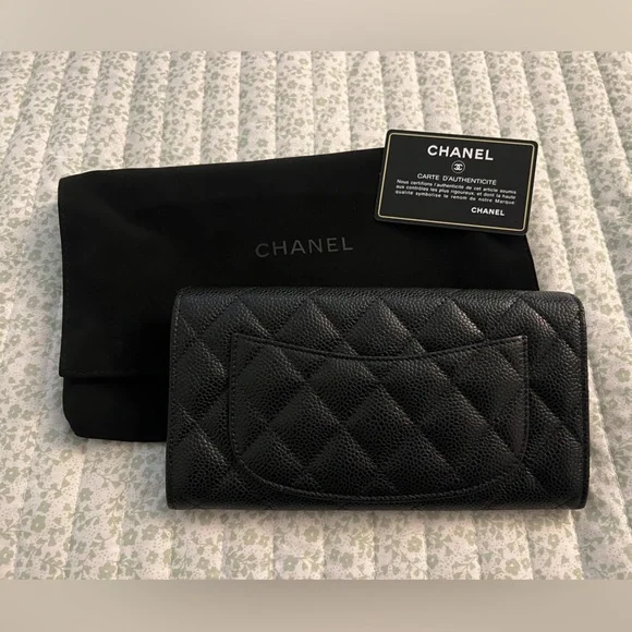 CHANEL Caviar Quilted Large Gusset Flap Wallet - Picture 2 of 4